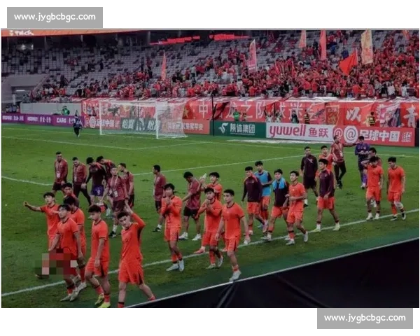 国足榜样！FIFA 第 136 连克黑山捷克，5 万人小国踢醒中国足球